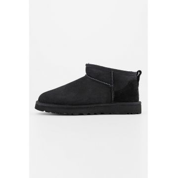 Cizme scurte slip-on din piele de oaie Classic Ultra - Negru