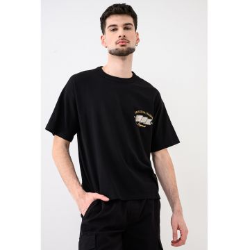 Tricou cu imprimeu pe piept Jorupstate - Negru/Maro camel