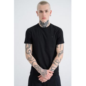 Tricou uni cu decolteu la baza gatului