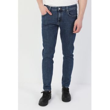 Blugi slim fit cu model cu 5 buzunare