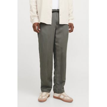 Pantaloni drepti cu model uni - Verde pal