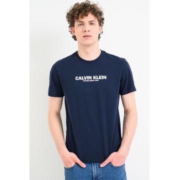 Tricou cu decolteu la baza gatului si logo - Bleumarin