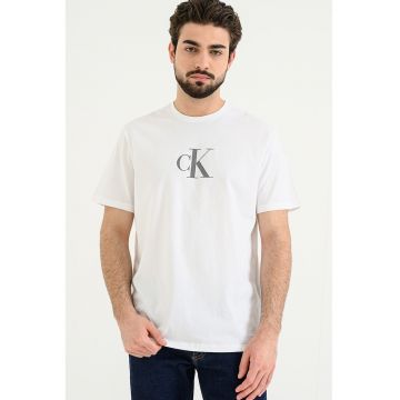 Tricou cu decolteu la baza gatului si model monograma - Alb