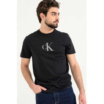 Tricou cu decolteu la baza gatului si model monograma - Negru