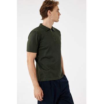 Tricou polo cu fermoar scurt