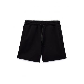 Pantaloni scurti cu croiala relaxed-fit si model uni - Negru