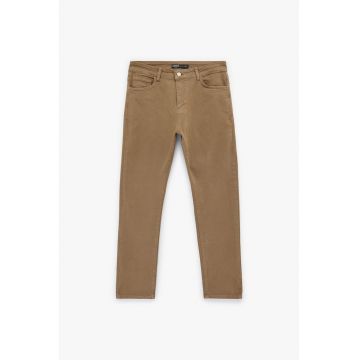 Pantaloni slim fit cu talie medie - Caramel