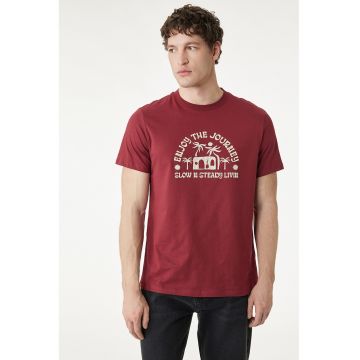 Tricou cu decolteu la baza gatului si imprimeu grafic - Alb/Visiniu