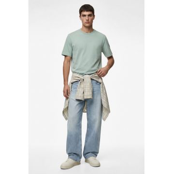 Tricou uni cu decolteu la baza gatului - Verde pal