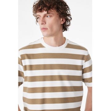 Tricou cu decolteu la baza gatului si dungi - Maro camel/Alb optic