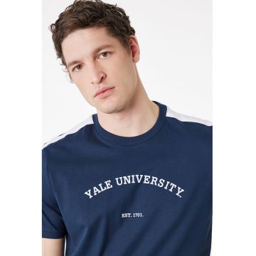Tricou cu decolteu la baza gatului si imprimeu - Albastru indigo