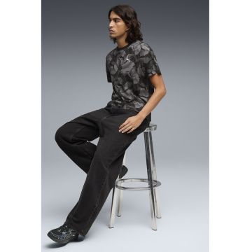 Tricou cu decolteu la baza gatului si model - Alb/Gri deschis/Negru stins