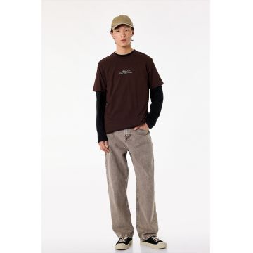 Tricou din bumbac cu imprimeu text - Maro inchis