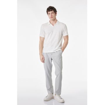 Tricou regular fit cu guler polo - Alb