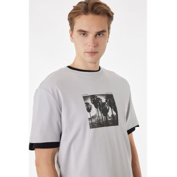 Tricou regular fit cu imprimeu foto - Gri/Gri antracit