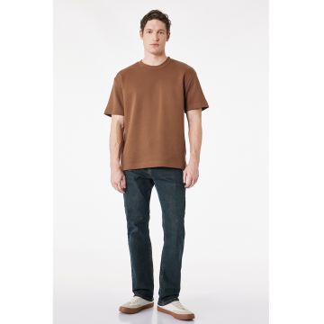 Tricou relaxed fit cu decolteu la baza gatului - Maro pamantiu