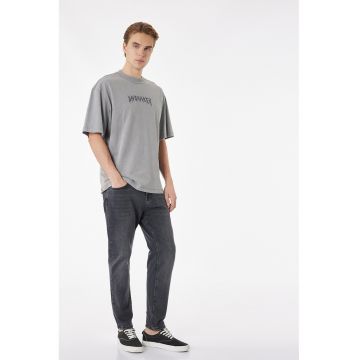 Tricou supradimensionat cu decolteu la baza gatului - Gri