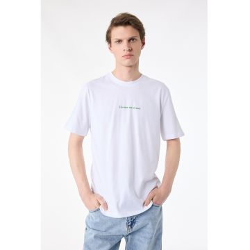 Tricou supradimensionat cu text si foto - Alb