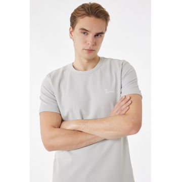 Tricou uni cu decolteu la baza gatului - Gri deschis