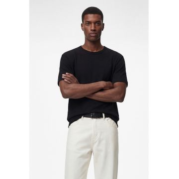 Tricou uni cu decolteu la baza gatului - Negru