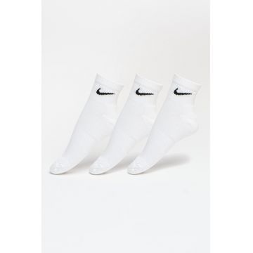 Set de sosete pana la glezna - cu tehnologie Dri-FIT Everyday Cush - 3 perechi - Alb