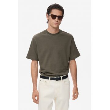 Tricou lejer cu decolteu la baza gatului - Maro