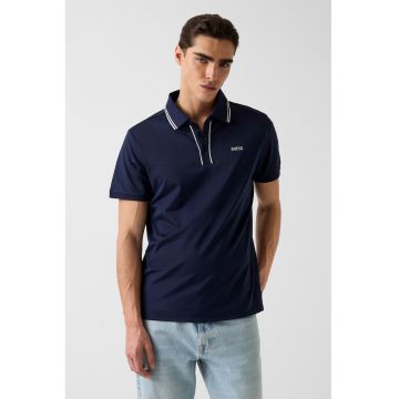 Tricou polo cu logo brodat discret - Alb/Bleumarin