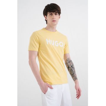 Tricou regular fit cu logo cauciucat Dulivio - Galben sofran