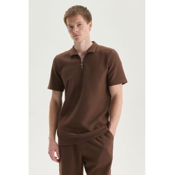 Tricou polo cu fenta cu fermoar - Maro