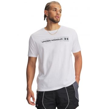 Tricou cu decolteu la baza gatului si imprimeu logo cu camuflaj - Alb/Negru/Gri