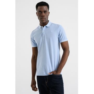 Tricou polo din amestec de bumbac organic cu aspect decolorat Dunda - Albastru pastel