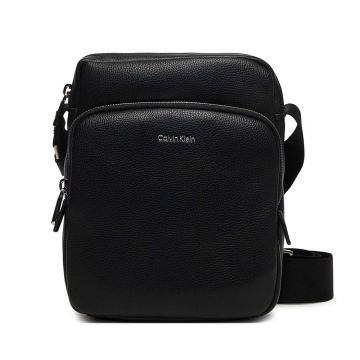 Geantă crossbody bărbați Calvin Klein neagră cu logo 3101BGEA3317N