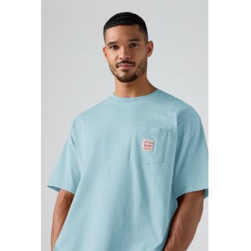 Tricou lejer cu buzunar pe piept - Albastru glaciar