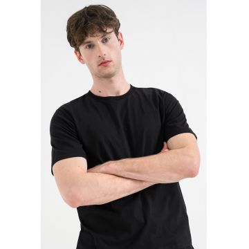 Tricou cu decolteu la baza gatului - imprimeu grafic si model text pe partea din spate - Negru