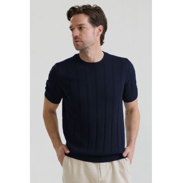 Tricou tricotat cu decolteu la baza gatului - Bleumarin