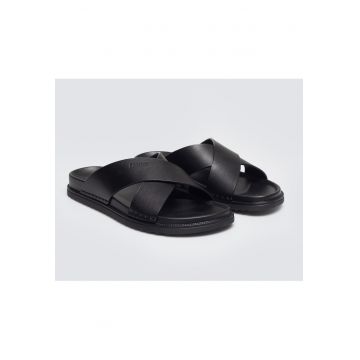 Papuci uni din piele