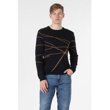 Pulover tricotat fin cu decolteu la baza gatului - Cafeniu - Negru -