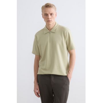 Tricou polo cu model uni si fenta cu fermoar - Verde pal
