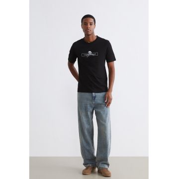 Tricou regular fit cu imprimeu grafic - Alb/Negru/Gri inchis