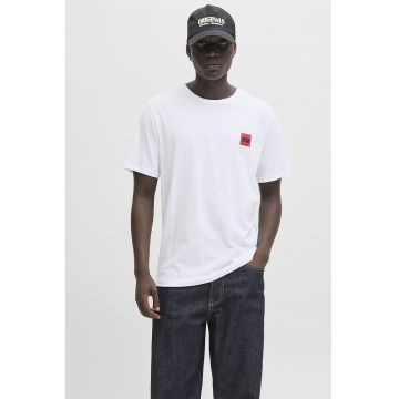 Tricou regular-fit cu decolteu la baza gatului - Rosu/Alb