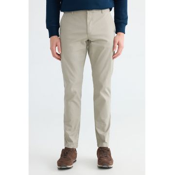 Pantaloni chino cu talie medie - Bej