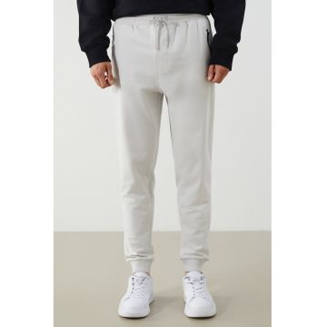 Pantaloni de trening cu buzunare laterale - Gri deschis