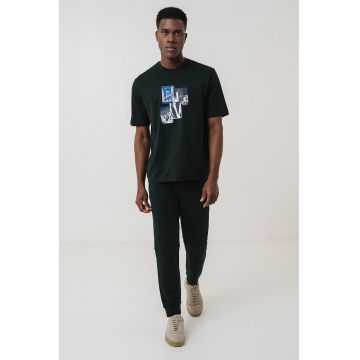 Tricou cu imprimeu foto si decolteu la baza gatului - Verde englez