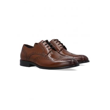 Pantofi din piele cu perforatii cu snur