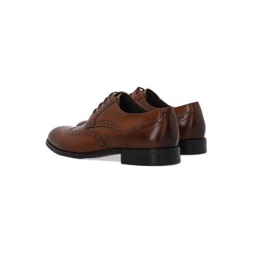 Pantofi din piele cu perforatii cu snur