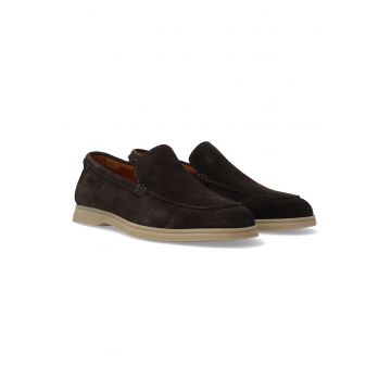 Pantofi loafer din piele intoarsa cu detalii metalice la spate