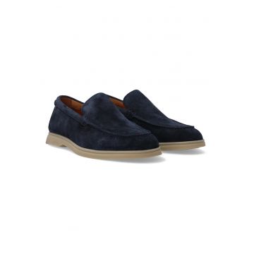 Pantofi loafer din piele intoarsa cu detaliu metalic la spate