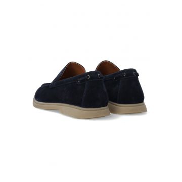 Pantofi loafer din piele intoarsa cu detaliu metalic la spate