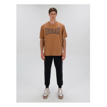 Tricou din amestec de bumbac cu decolteu la baza gatului si imprimeu cu logo