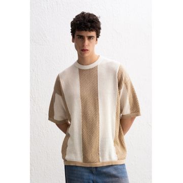 Tricou barbati -  tricotat in dungi - elastic - natural - 100% bumbac